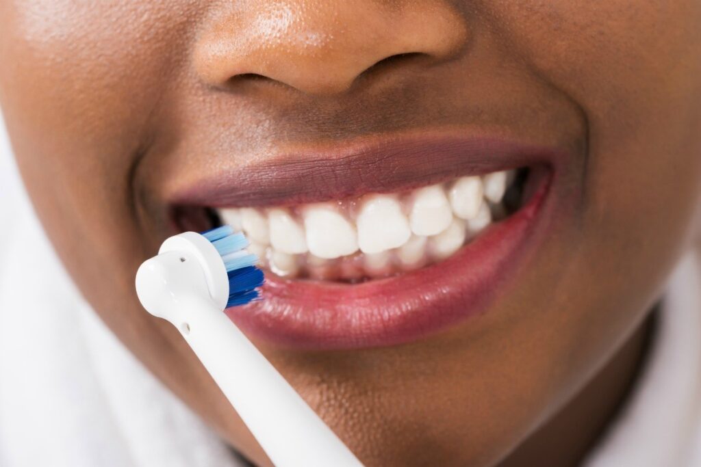 teeth cleaning methods at home