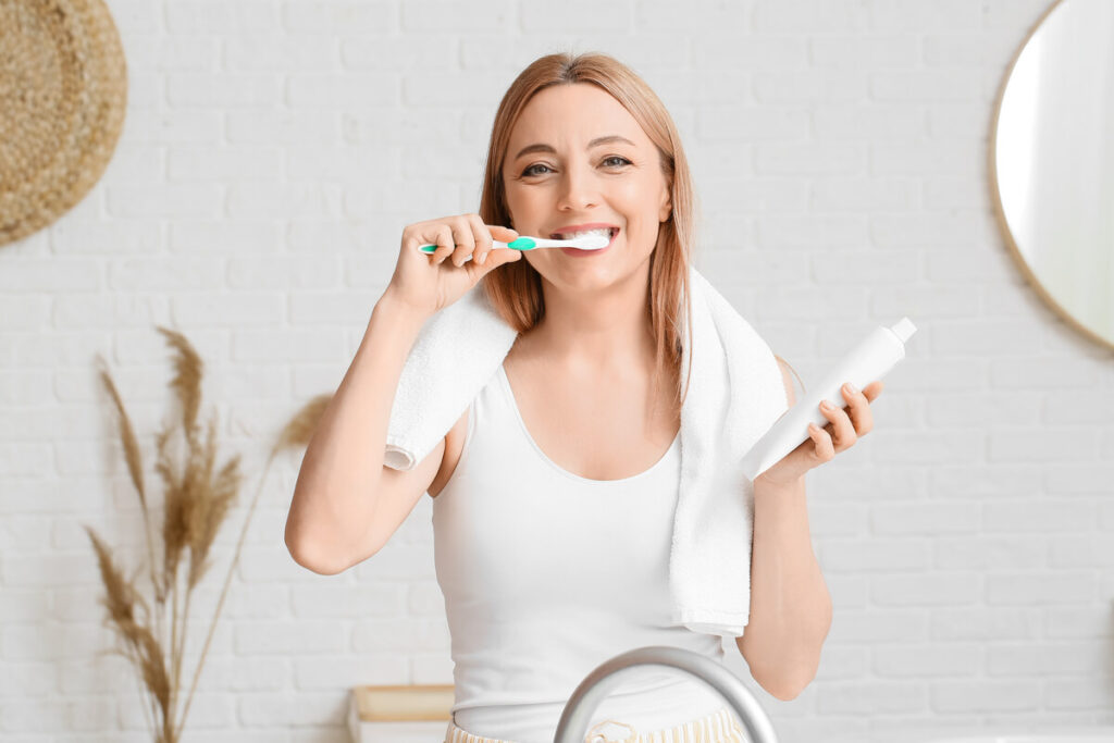 teeth cleaning methods at home